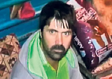 A furat mâncarea de la... botul câinilor