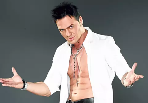 EXCLUSIV | Des, des, dar nu des...tul! Cornel Păsat îşi face implant de păr