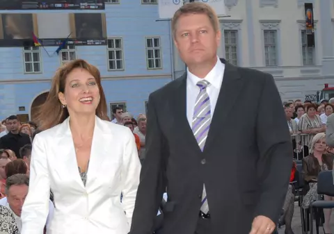 Klaus Iohannis, UN BĂRBAT EXTREM DE TANDRU! DEZVĂLUIRI ÎN PREMIERĂ despre relația cu SOȚIA LUI