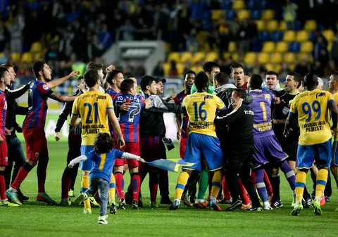 Alt titular al Stelei, pe picior de plecare: "Telefonul sună!"