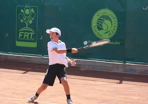 La Curtea de Argeș, se dispută ”Trofeul Victor Hănescu”, pentru copii între 10 și 14 ani!