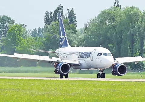 Mulţi dintre românii blocaţi în Dubai s-au întors acasă...uşuraţi de bagaje