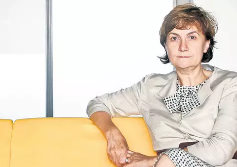 Şefa Siveco cumpăra programe IT de la analfabeţi. Compania avea parteneri de afaceri din toate mediile sociale