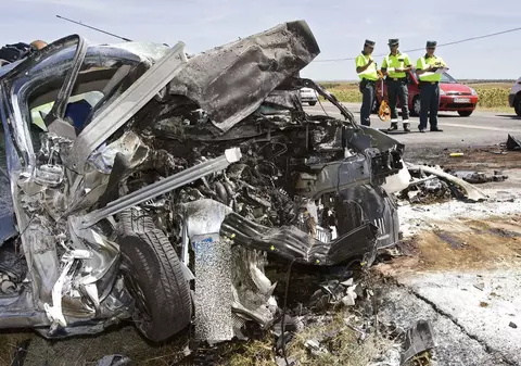 Trei români, între care doi copii, au murit într-un accident în Spania