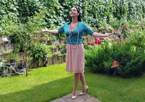 COMOARA din grădina Andreei Marin! Ce SE ASCUNDE dincolo de ziduri? FOTO