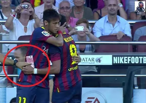 VIDEO INCREDIBIL / Un arbitru a fost surprins în momentul când lua şpagă!