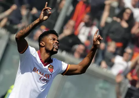 VIDEO / INCREDIBIL! A făcut un fault grosolan, apoi s-a victimizat 