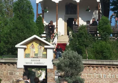 GESTUL la care toţi au fost martori. Ce a FĂCUT Misha în BISERICĂ | VIDEO