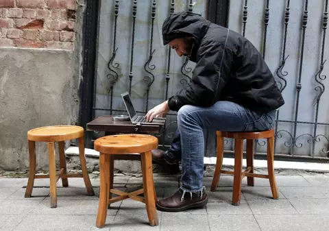 Un blogger iranian a fost condamnat la moarte