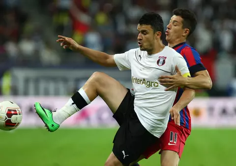 Ioan Niculae îl laudă pe Budescu: ”E cu trei clase peste Sânmărtean!”