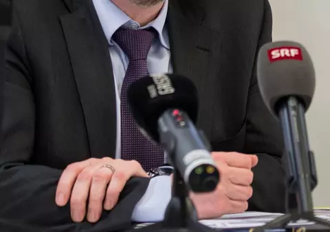 De ce încărunţeşte părul?