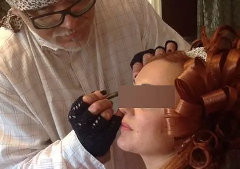 BOLNAV DE CANCER la creier, MARIAN DÂRŢĂ se zbate să-şi câştige banii pentru TARTAMENTE. MUNCEŞTE PE BRÂNCI şi-şi trăieşte VIAŢA CU OPTIMISM