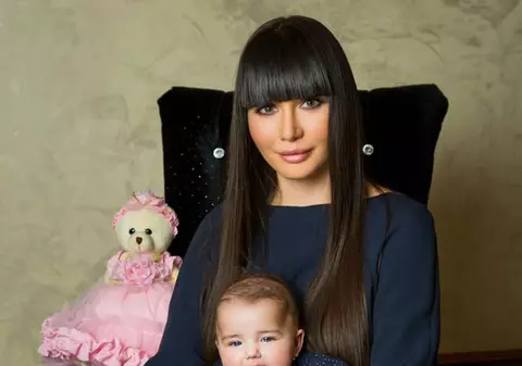 Ce s-a întâmplat cu SARCINA ELENEI BĂSESCU după ACCIDENTUL RUTIER? Uite ce spun MEDICII!