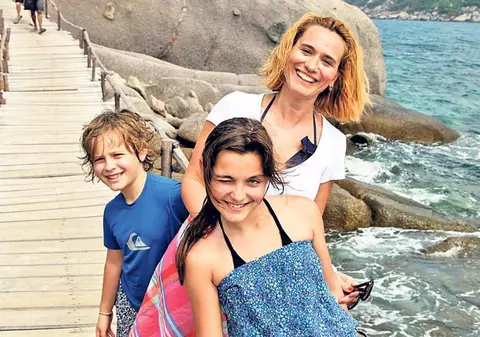 LIPSESC în prima zi de şcoală? CE FĂCEAU Andreea Esca şi copiii ÎN NOAPTEA dinaintea începerii anului şcolar | FOTO