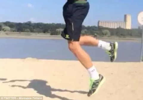 Cum se antrenează Fellaini ca să revină pe gazon