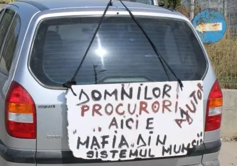 Protest la Iași împotriva patronului Stelei! Ce i se reproşează 