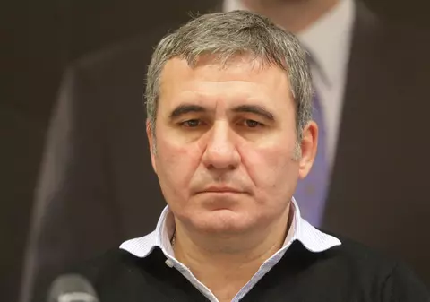 Hagi a RĂBUFNIT: ”Pe mine nu m-a jignit nici tata! Nu mai e loc!”