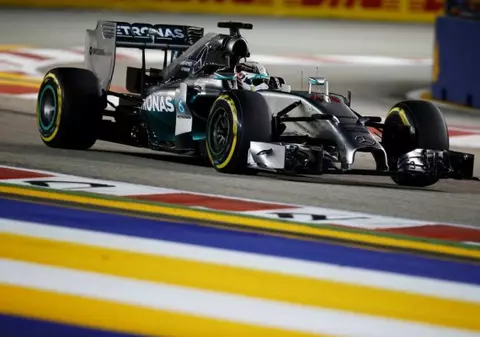 Lewis Hamilton s-a impus în Marele Premiu al statului Singapore! 