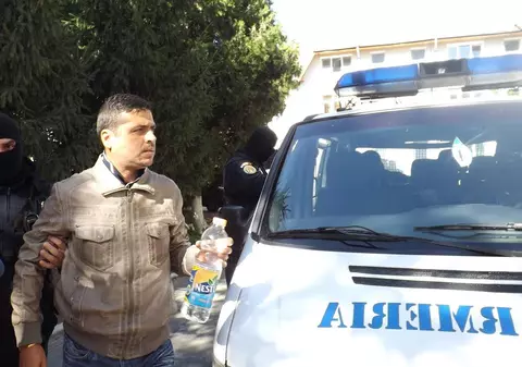 Cinci poliţişti din Galați s-au înfrățit cu traficanţii! FOTO