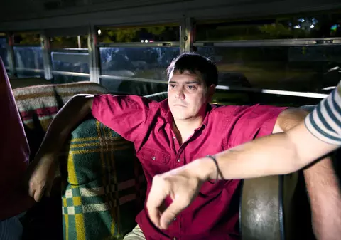 Nu te pui cu securitatea la aeroport. Dacă iei așa ceva în bagaj, o să fii forțat să înfuleci tot! Gheorghe Ifrim a pățit­-o, în "America, venim"