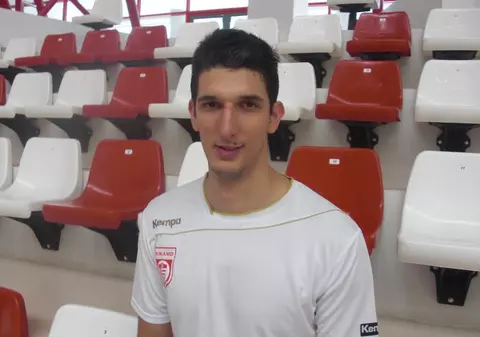 DINAMO / Un inter stânga cât casa vine să-i facă mari pe ”roș-albi”!