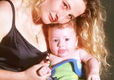 Mitul "NECURĂŢIEI FEMEII" lăuze sau aflată la menstruaţie, DESFIINŢAT de UN PREOT