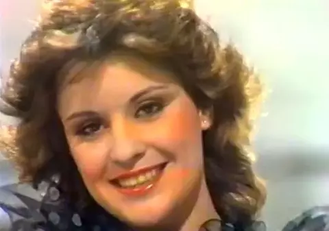 VĂDUVA lui CORNEL FUGARU, o FRUMUSEŢE cu o CARIERĂ de SUCCES! MIRELA VOICULESCU, de la STOMATOLOGIE în SHOWBIZ! | FOTO/VIDEO
