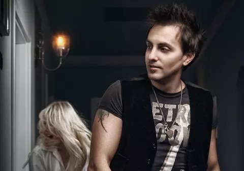 EXCLUSIV | PAUR, solistul Antract, se ÎNSOARĂ