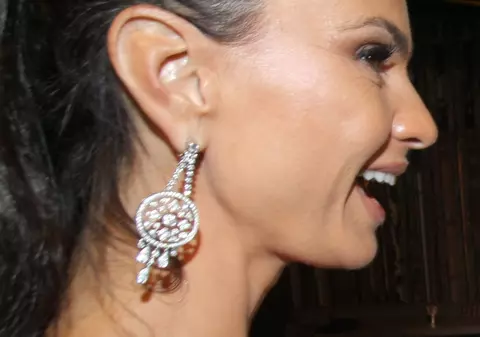 RAMONA BĂDESCU, ca O BOMBONICĂ la PETRECEREA "CÂRCOTAŞILOR"! MULATĂ şi COLORATĂ! | FOTO