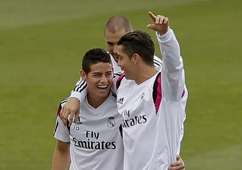 VIDEO VIRAL / Cristiano Ronaldo l-a ridiculizat pe James Rodriguez, apoi s-a bucurat ca un copil