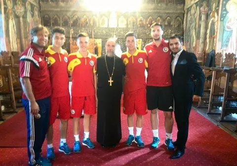 Florin Răducioiu cere ajutorul Divinității! Și-a dus copiii la biserică