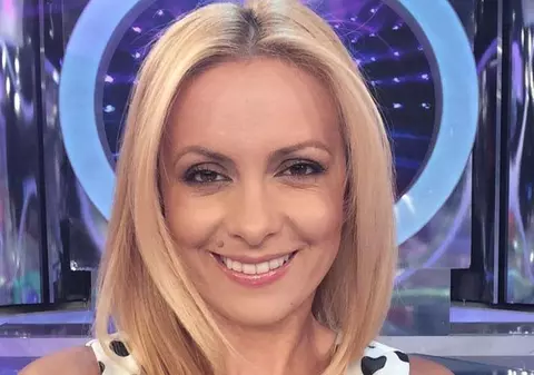 OCAZIE RARĂ! SIMONA GHERGHE, aşa cum ARATĂ ea la PLAJĂ!
