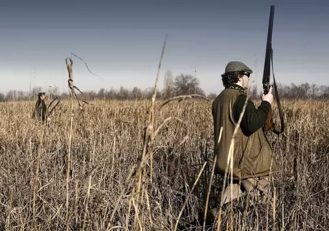 Un bihorean s-a sinucis după ce şi-a împuşcat mortal un prieten, în timpul unei partide de braconaj