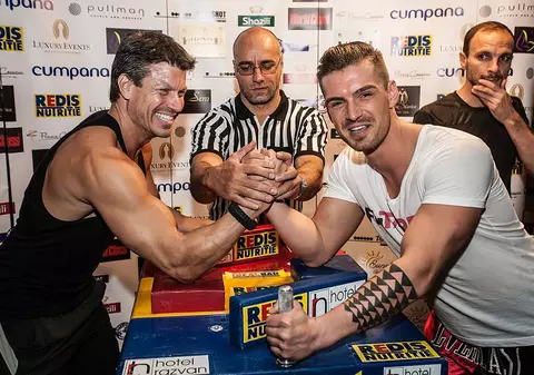 FOTO: Confruntare epică între “Burlacul” Bogdan Vlădău şi un star de la Hollywood ! Vezi cine a câştigat