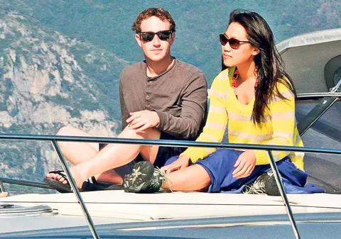 Mark Zuckerberg şi soţia lui au donat 25.000.000 $ pentru lupta contra Ebola