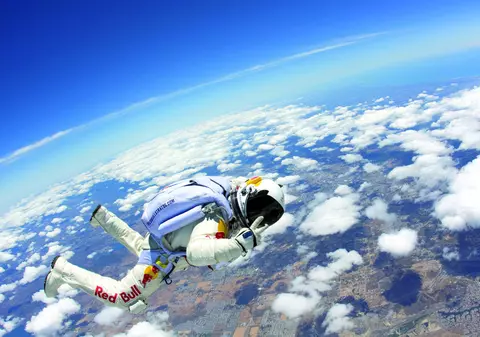 Felix Baumgartner, omul care a sărit din Stratosferă, vine în România!