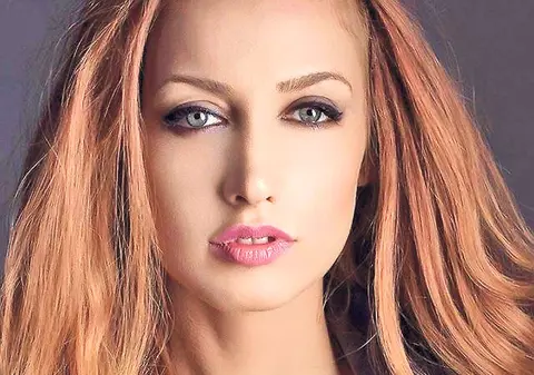 Nicole Stroiny e noua senzaţie a muzicii româneşti: «Vreau să fiu ca Lady Gaga» | FOTO