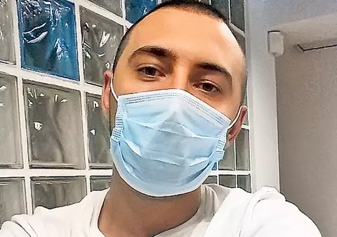 F. Charm are... şarm ca asistent medical