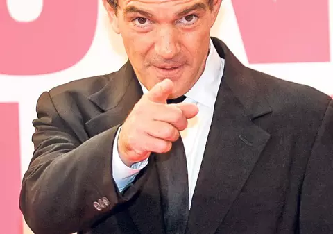 Divorţat de câteva luni, actorul Antonio Banderas transmite un mesaj clar: Toate femeile să vină la mine