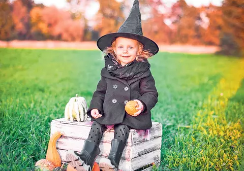 Ştiaţi că cei născuţi de Halloween pot comunica, se spune, cu spiritele