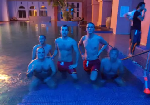 Prima medalie pentru selecţionata presei aflată la Olimpiada Internaţională Media din Tunisia: aur la 100 metri liber!