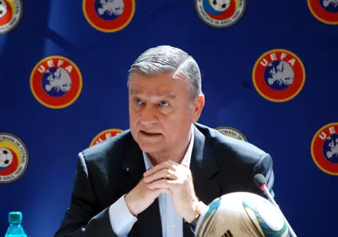 Sandu: "Dacă nu te califici, mai bine TE ÎMPUŞTI, te laşi de fotbal!"