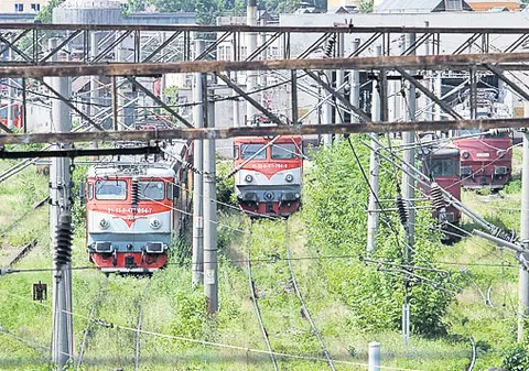 Mai multe trenuri spre Iaşi pentru credincioșii care vin la moaște