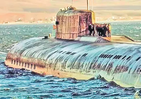 Ruşii poziţionează încă şase submarine la 400 km de portul Constanţa