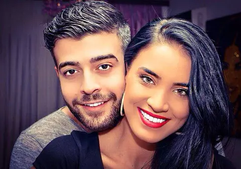 Adelina Pestrițu ÎŞI ÎMPARTE IUBITUL CU ALTĂ FEMEIE! CE REACŢIE a avut vedeta | FOTO ÎN ARTICOL