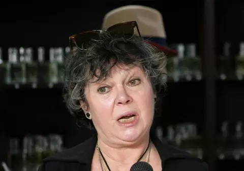 GESTURI CARE TE VOR ŞOCA! CE FACE Anca Pandrea CU HAINELE LUI IURIE DARIE