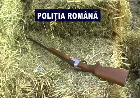 Polițiștii din Galați sunt magicieni! Au scos arme dintr-o căpiță de fân