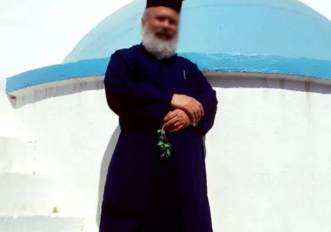 ATENȚIE! Hoți de buzunare, DEGHIZAȚI în CĂLUGĂRI. Ce au pățit PELERINII care au venit pe Dealul Mitropoliei