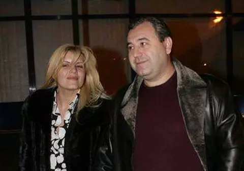DORIN COCOŞ, fostul SOŢ al Elenei Udrea, a PLECAT din ŢARĂ după ce AFLAT că este ANCHETAT de DNA