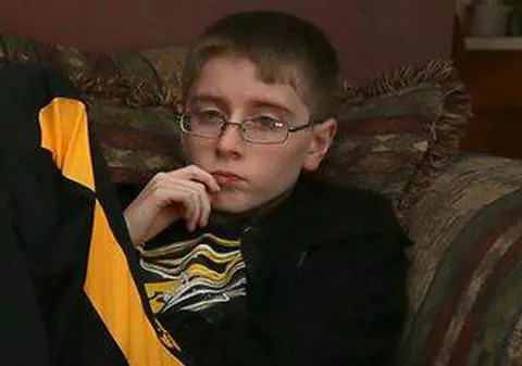 CAZ TERIFIANT! Un băiețel de 12 ani A ÎNCETAT SĂ MĂNÂNCE ÎN URMĂ CU UN AN